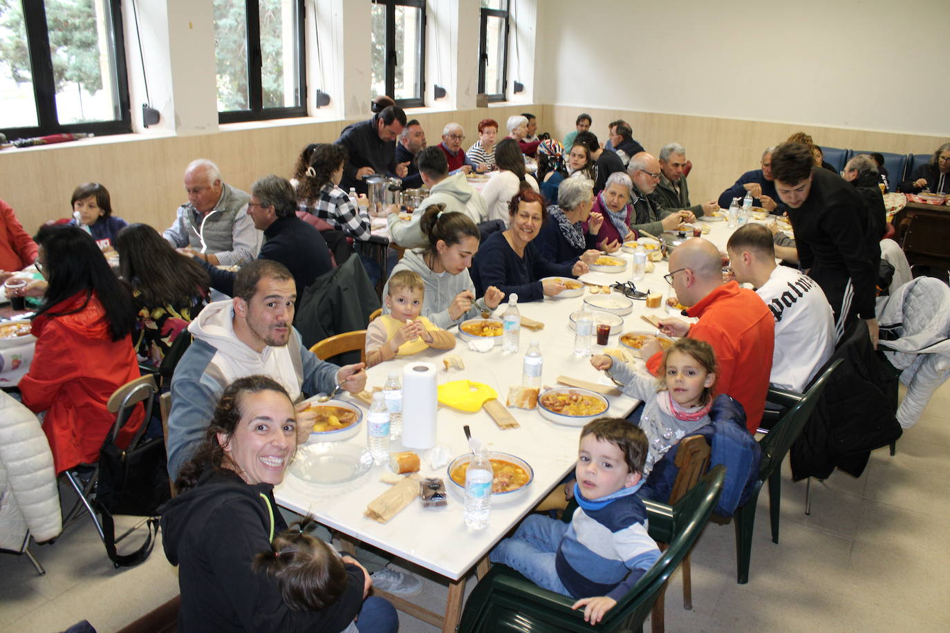 El Tejado no falla a su cita con la comida del Sábado Santo