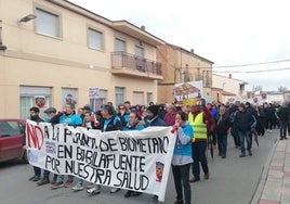 300 personas se manifiestan en Babilafuente con el lema ‘No a la planta de biometano, por nuestra salud’