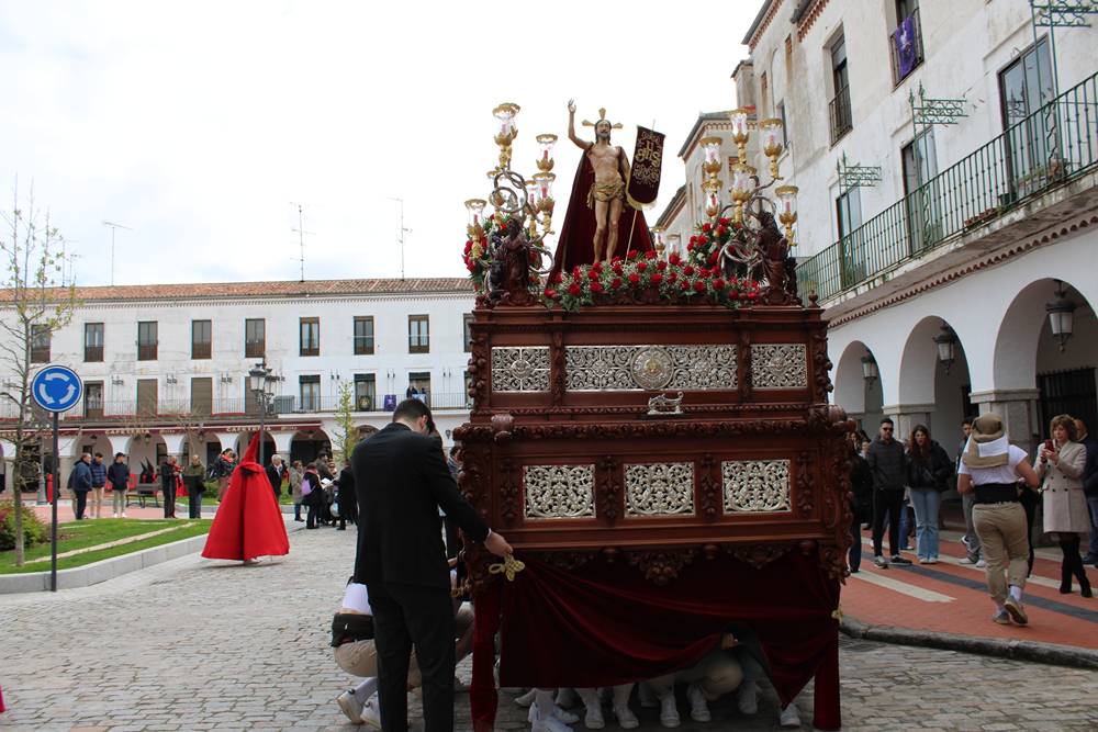 Emocionante procesión del Resucitado en Peñaranda
