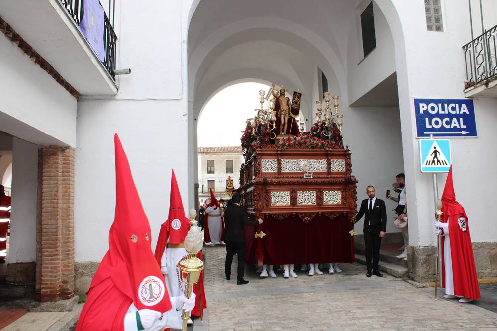 Emocionante procesión del Resucitado en Peñaranda