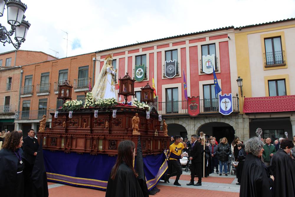 Emocionante procesión del Resucitado en Peñaranda