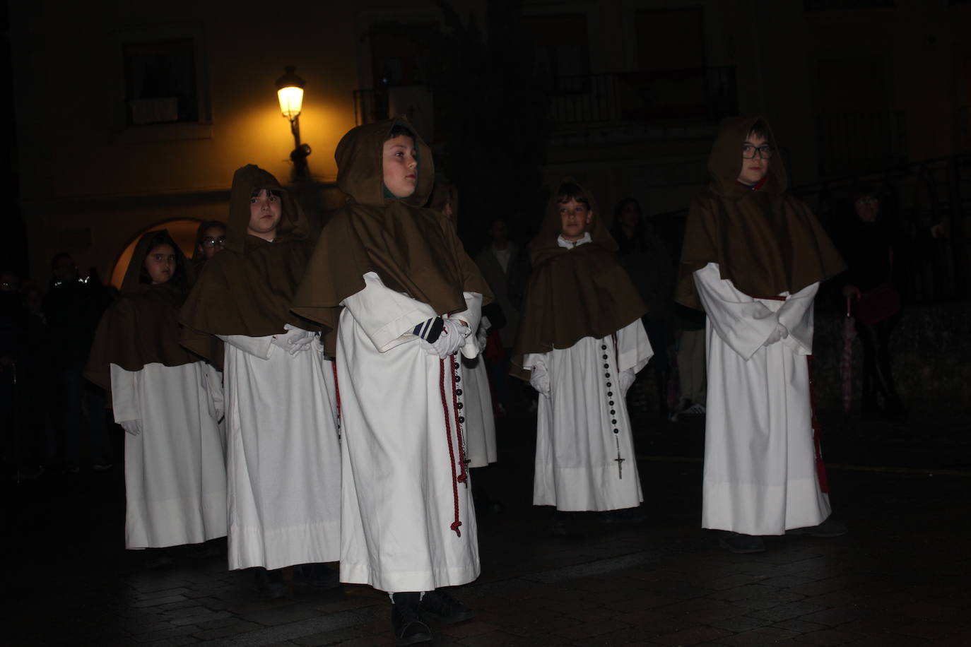 Ciudad Rodrigo saca a procesionar por primera vez su Sábana Santa