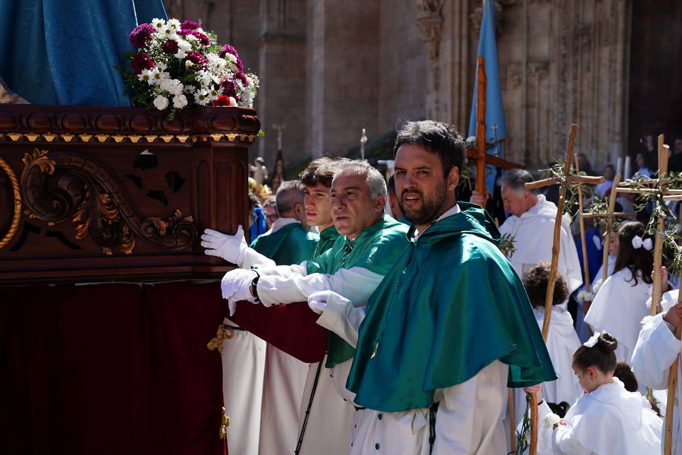 La procesión del Encuentro, en imágenes