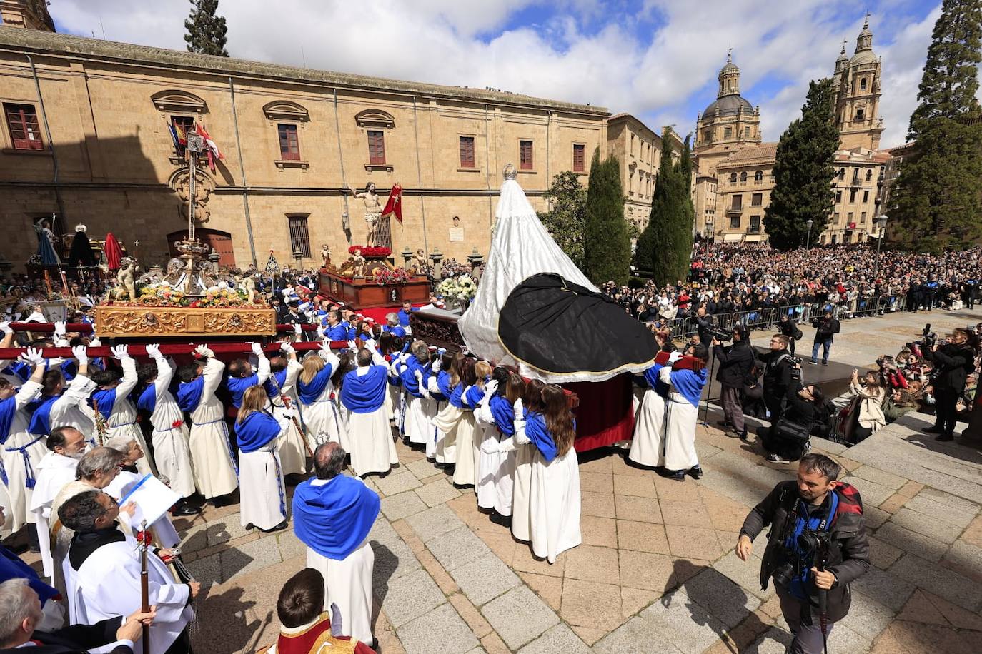 La procesión del Encuentro, en imágenes