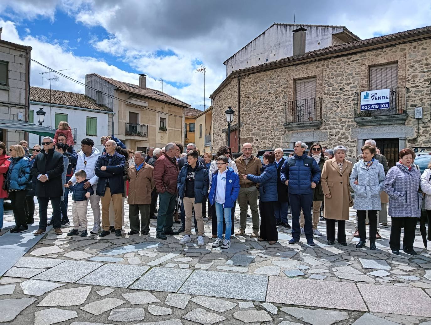 Linares celebra la procesión del encuentro y recibe a la Virgen del Buen Suceso