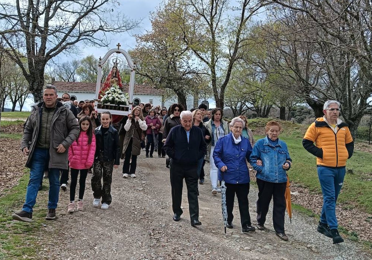 Linares celebra la procesión del encuentro y recibe a la Virgen del Buen Suceso