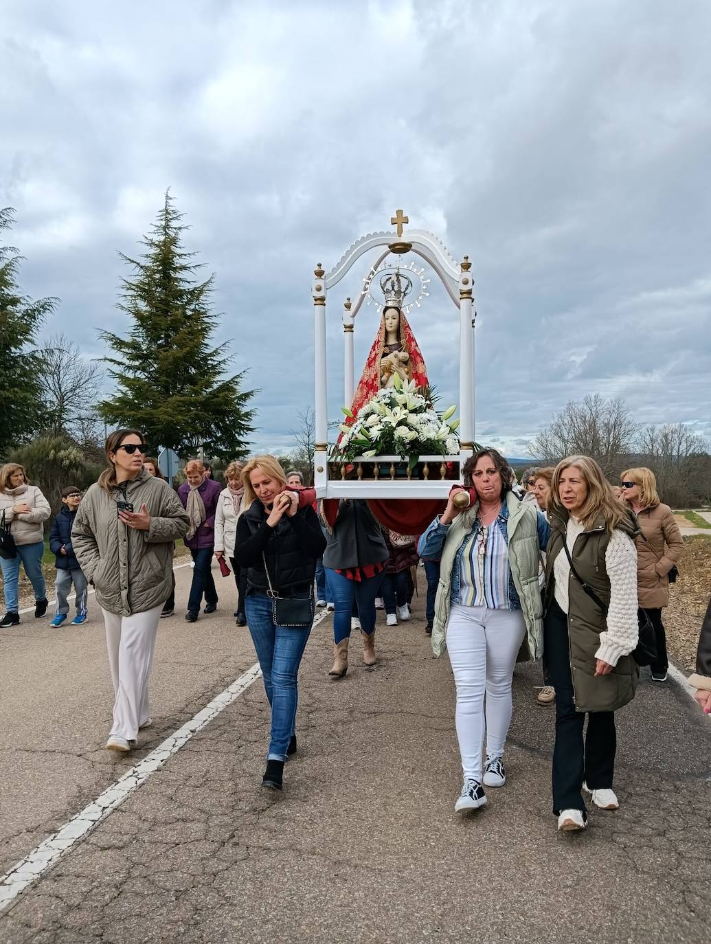 Linares celebra la procesión del encuentro y recibe a la Virgen del Buen Suceso