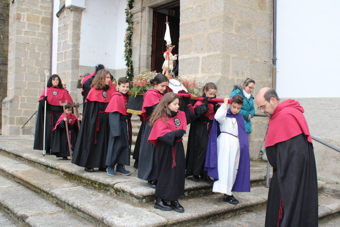 Los niños despiden la Semana Santa bejarana con la procesión de Jesús de Pasión y Gloria