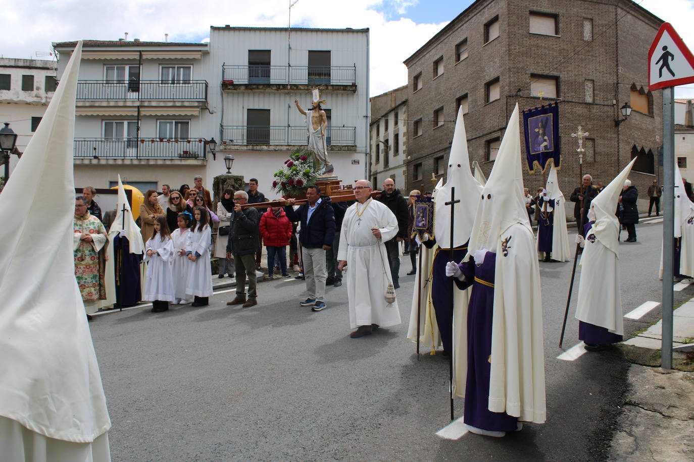 La Virgen de la Yedra celebra el encuentro con su hijo en Ledrada