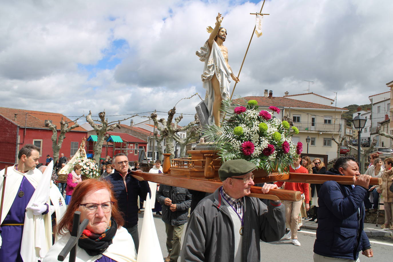 La Virgen de la Yedra celebra el encuentro con su hijo en Ledrada