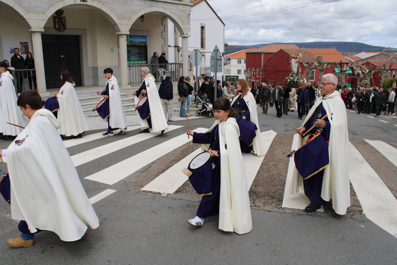 La Virgen de la Yedra celebra el encuentro con su hijo en Ledrada
