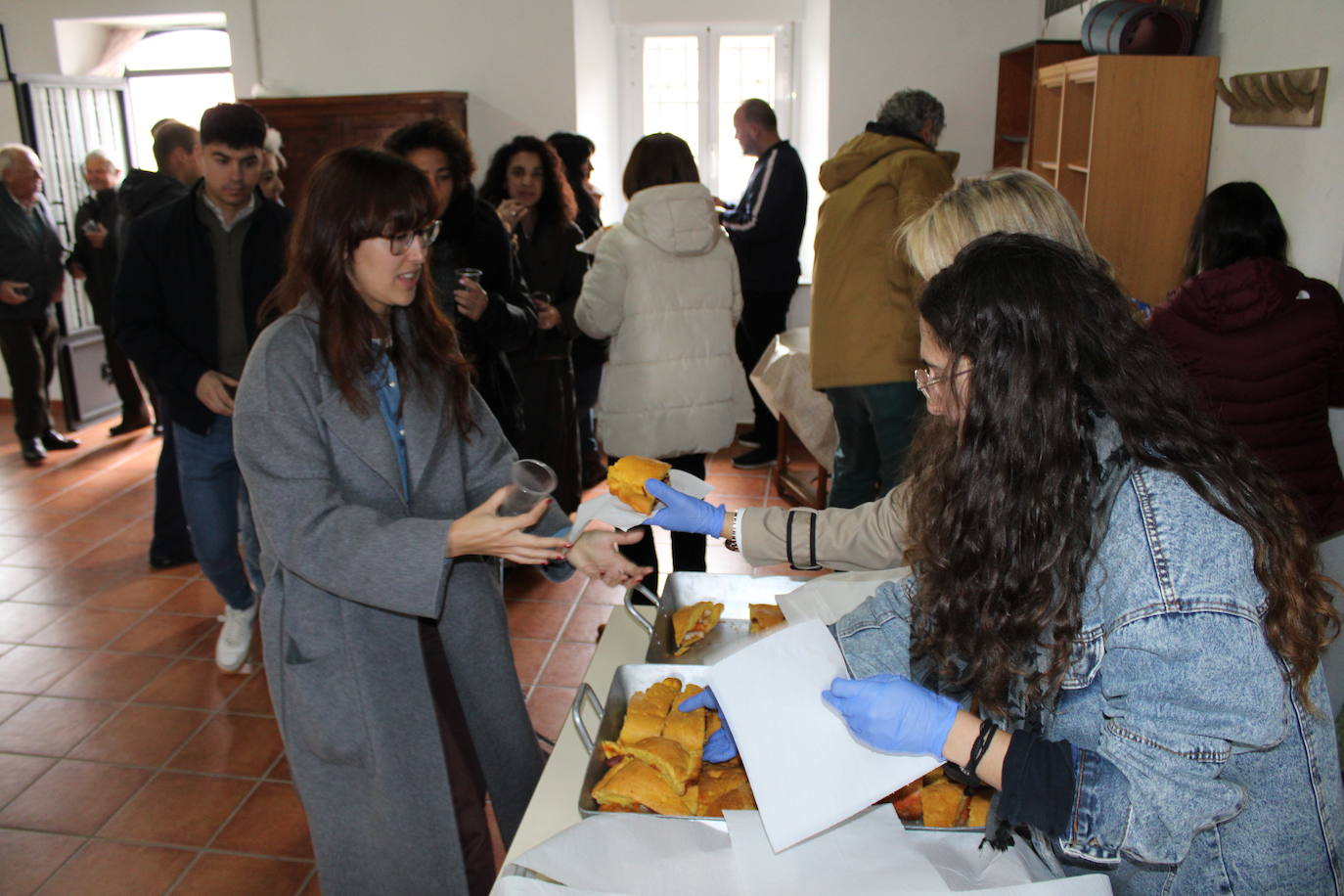 Nava de Béjar celebra la Pascua con la degustación del hornazo
