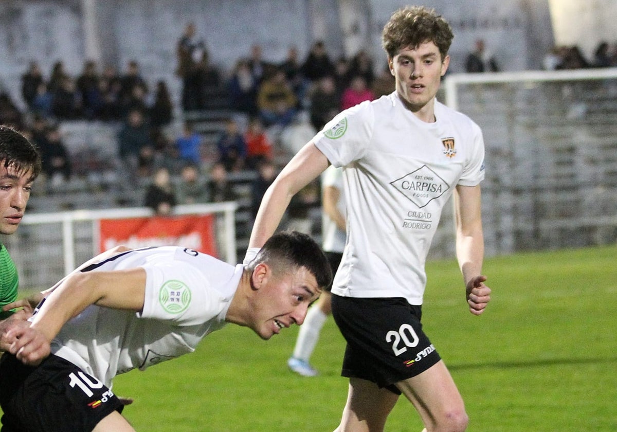 El Ciudad Rodrigo suma tres puntazos con un agónico gol de Miguel (0-1)