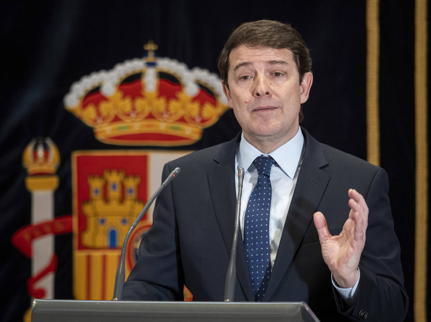 Mañueco lamenta la muerte del papa y destaca su «compromiso con la paz» y «defensa de la dignidad humana»