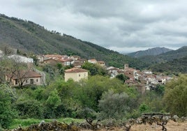 Imagen del casco urbano de San Esteban de la Sierra.