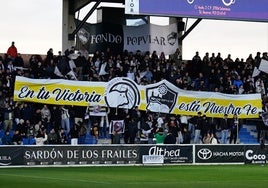 Tifo en el Fondo Oeste del Reina Sofía.