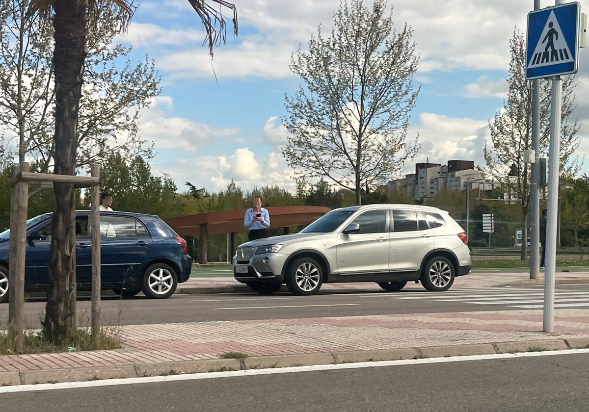 Imagen de la colisión entre dos turismos en Salas Bajas.