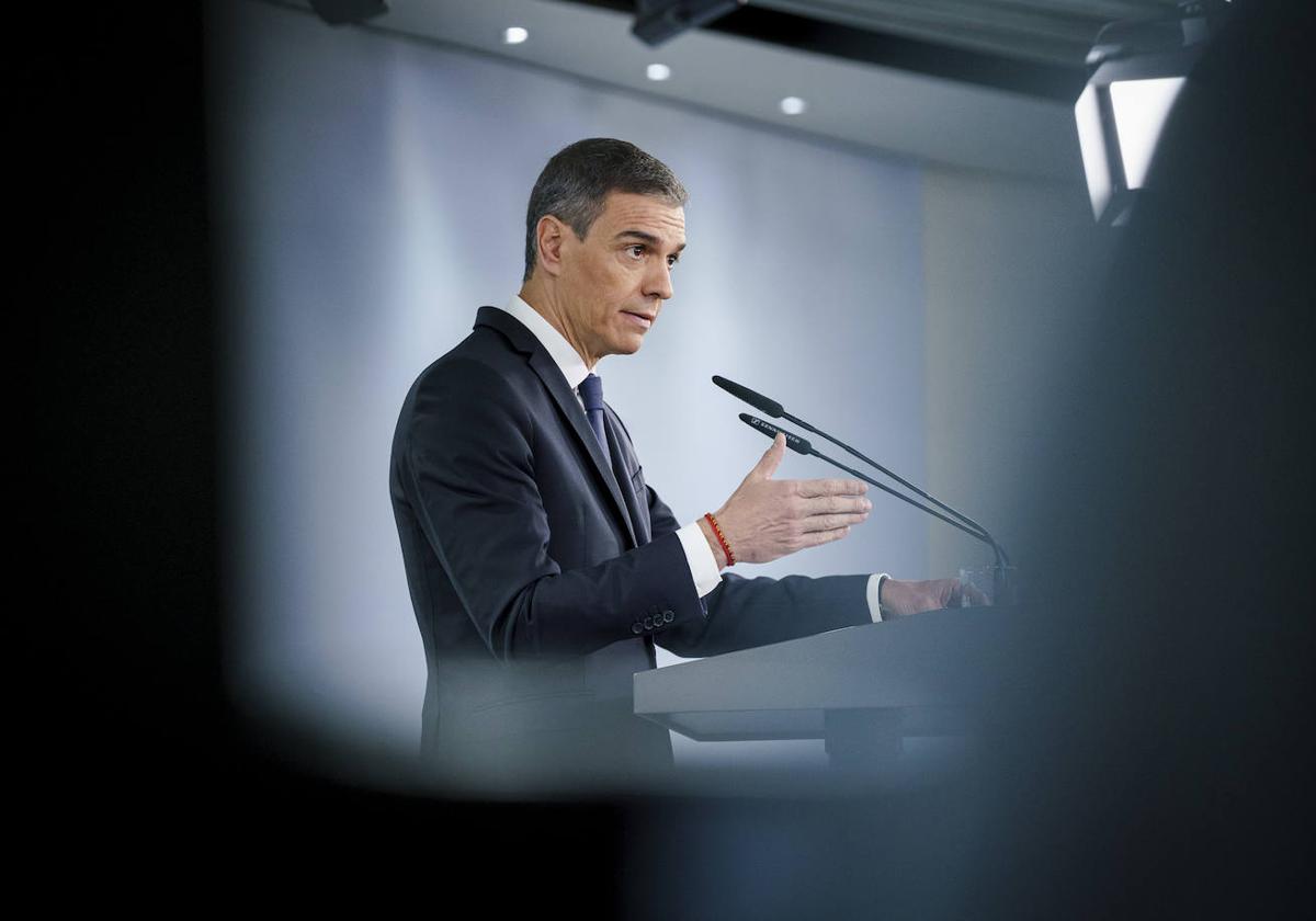 Pedro Sánchez anuncia un paquete de 10.400 millones para seguridad y defensa sin necesidad de aval del Congreso