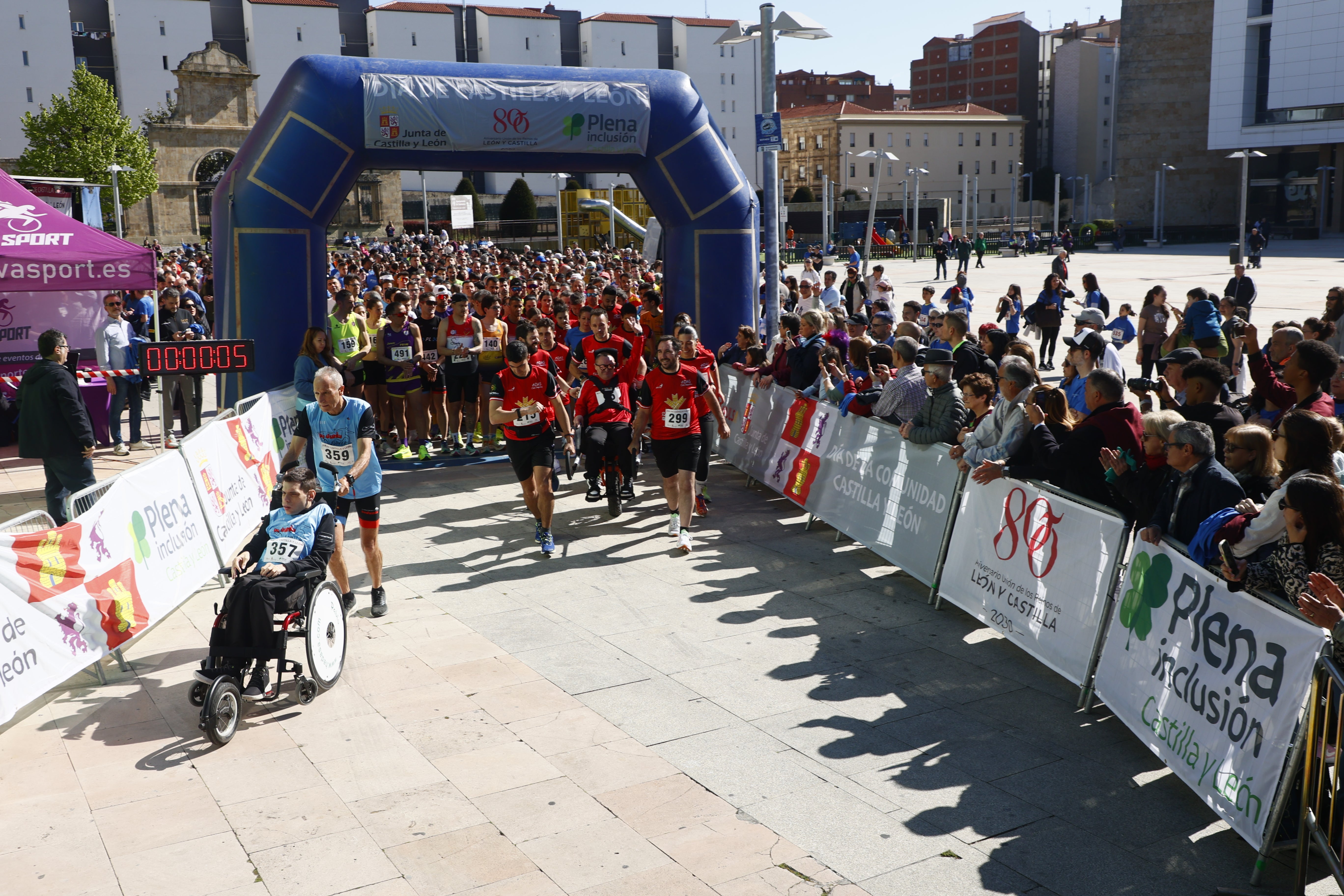 Un millar de participantes en la carrera por el Día de Castilla y León