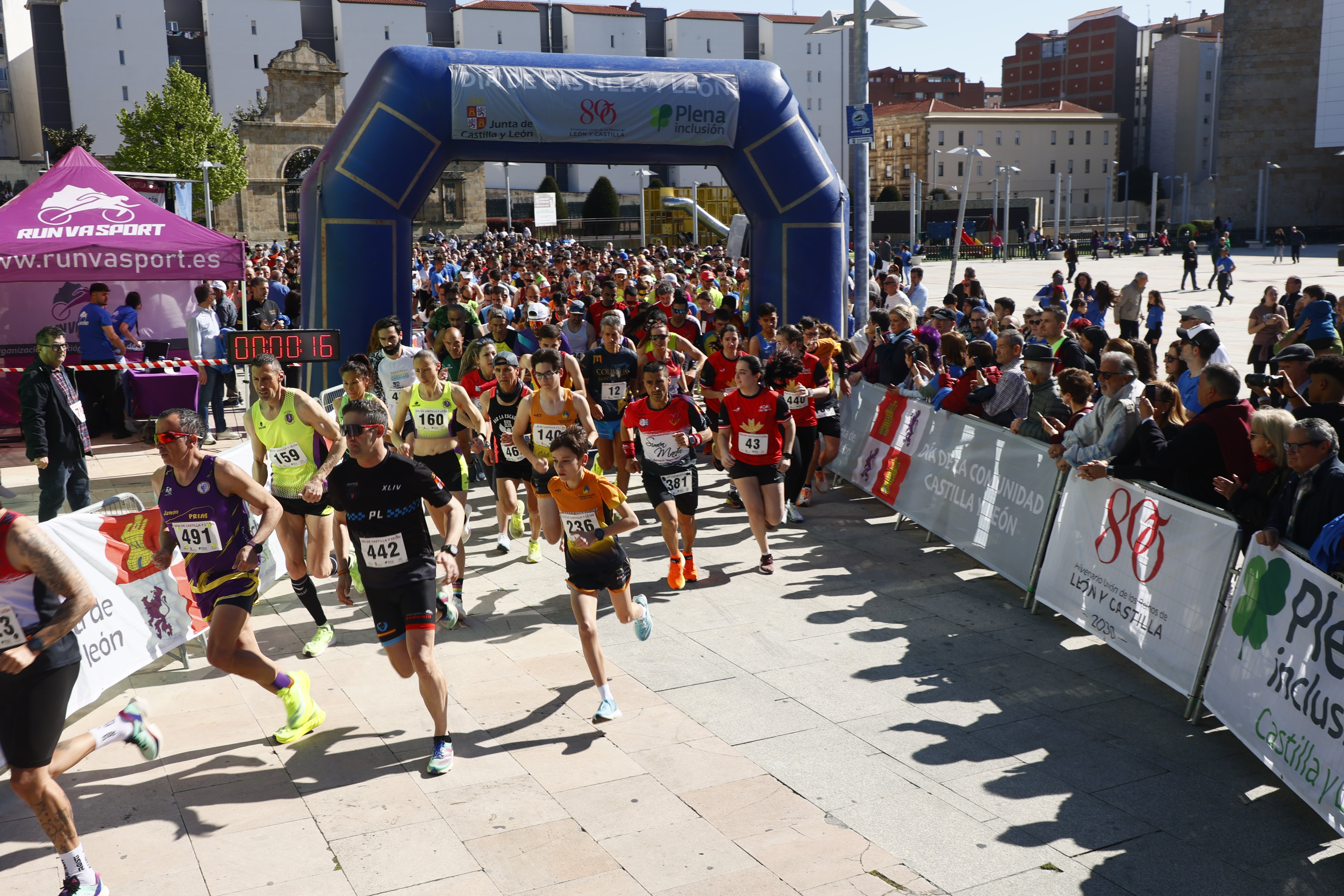 Un millar de participantes en la carrera por el Día de Castilla y León