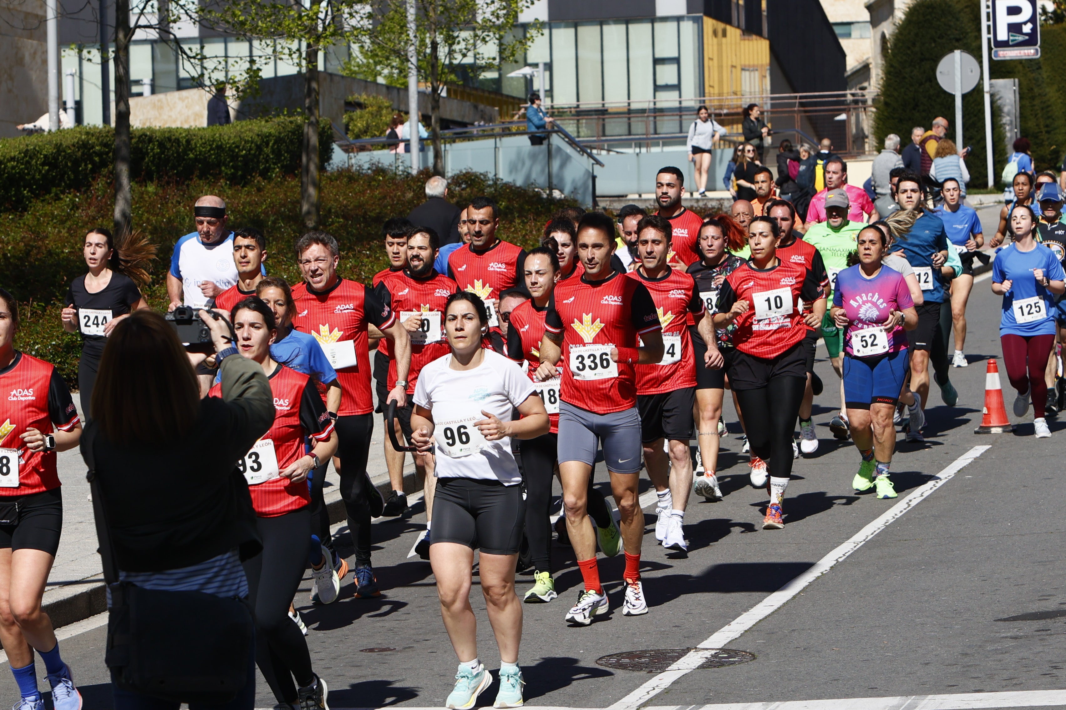 Un millar de participantes en la carrera por el Día de Castilla y León