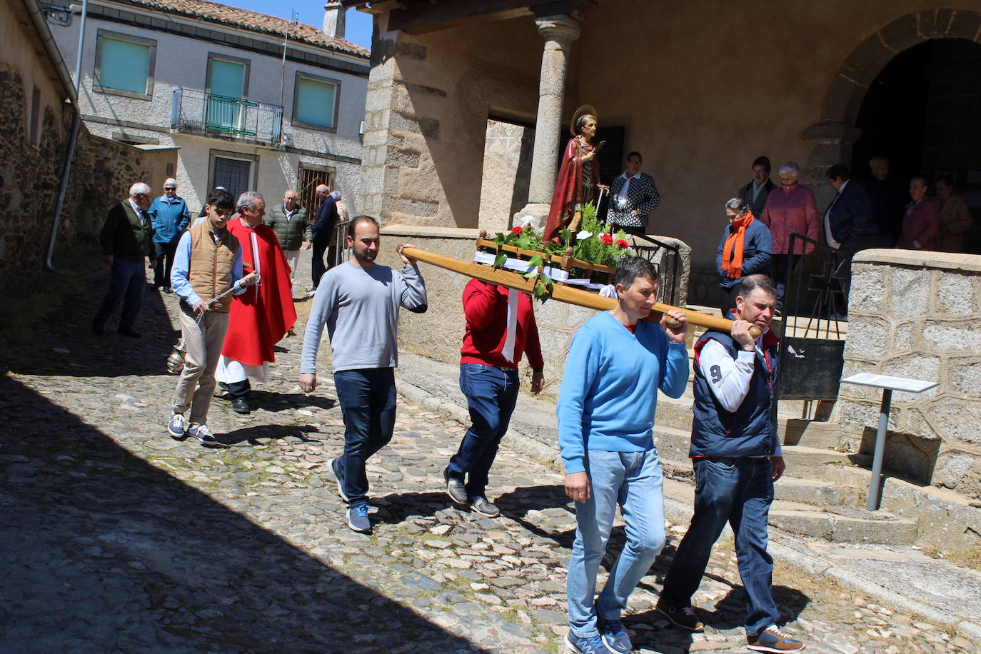 San Jorge bendice los campos del Alagón