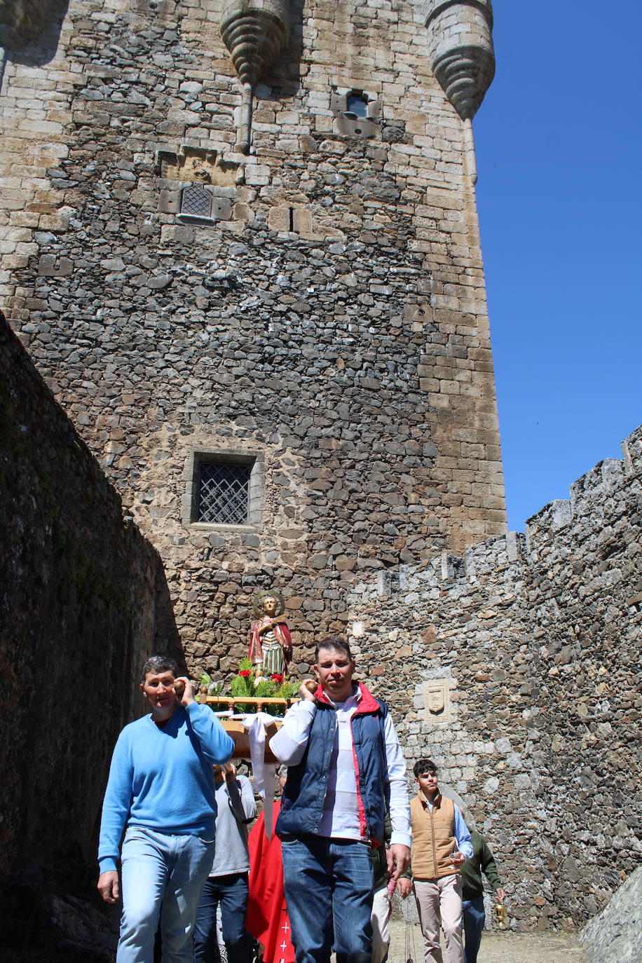 San Jorge bendice los campos del Alagón