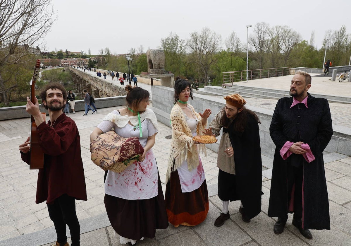 Degustación de hornazo, charangas y visitas teatralizadas por el Lunes de Aguas