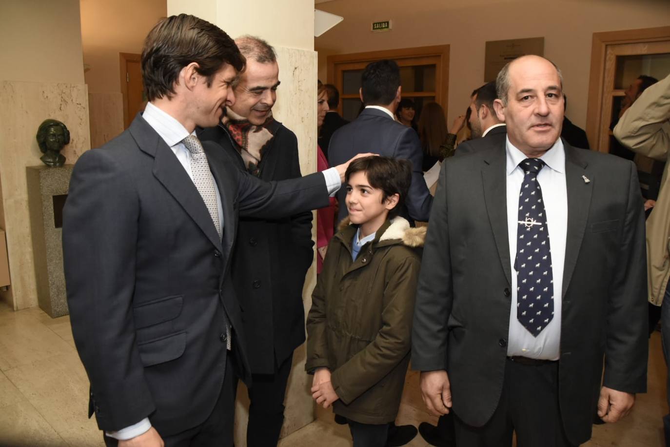 El 14 de febrero de 2020, durante el pregón de Miguel Ángel Perera en el Carnaval del Toro de Ciudad Rodrigo, Julián López El Juli se acercó a saludar a Marco Pérez, que le mira con admiración.
