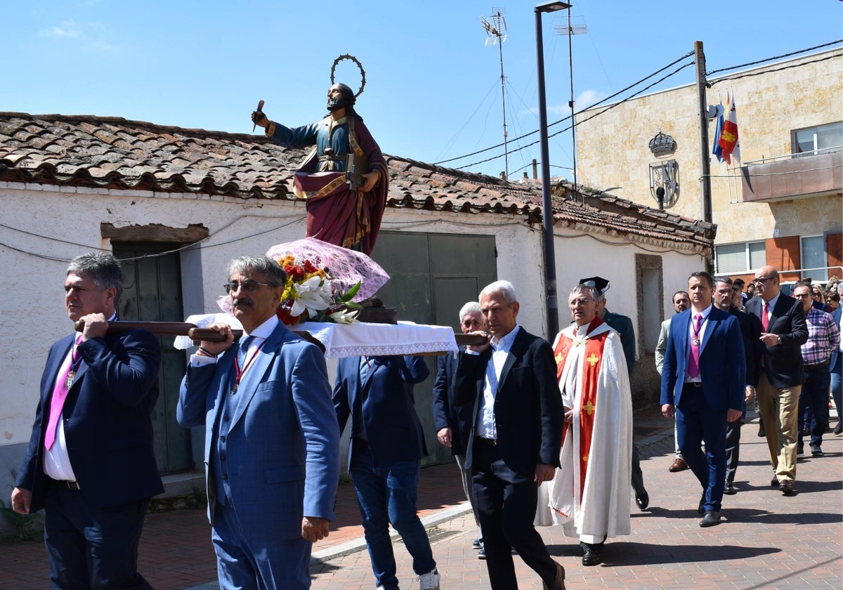 Doñinos abre el día grande de las fiestas de San Marcos con las citas religiosas y el reparto de vino y perronillas
