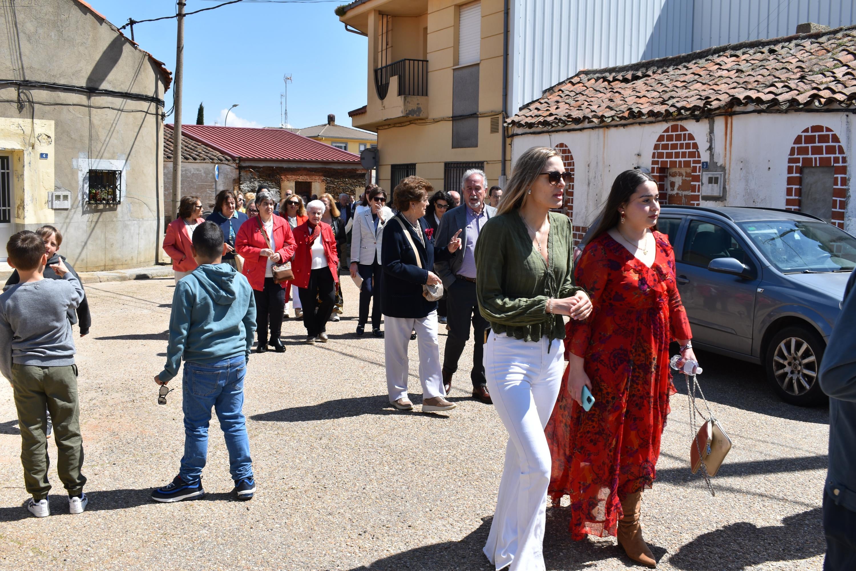 Doñinos abre el día grande de las fiestas de San Marcos con las citas religiosas y el reparto de vino y perronillas