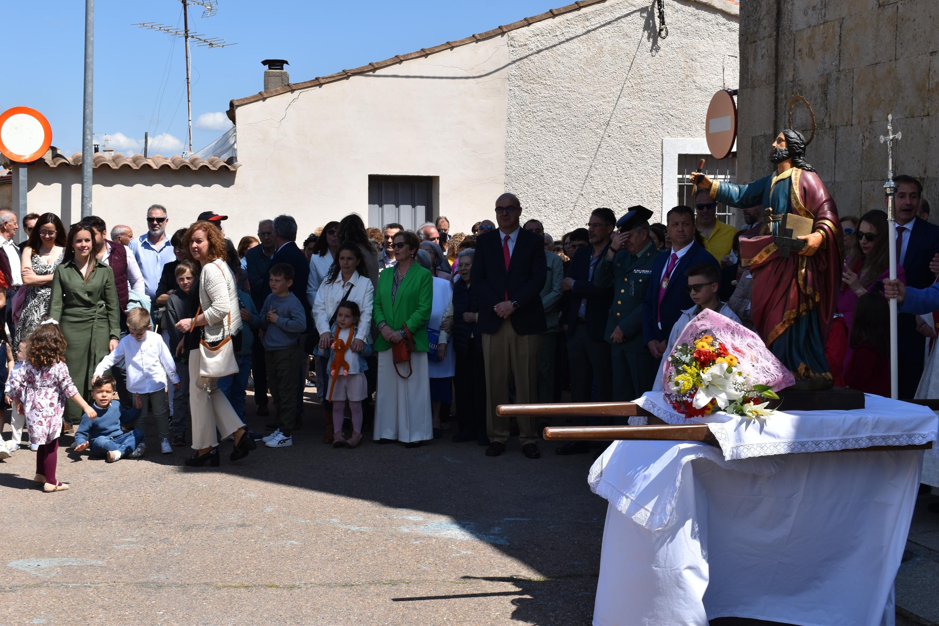Doñinos abre el día grande de las fiestas de San Marcos con las citas religiosas y el reparto de vino y perronillas