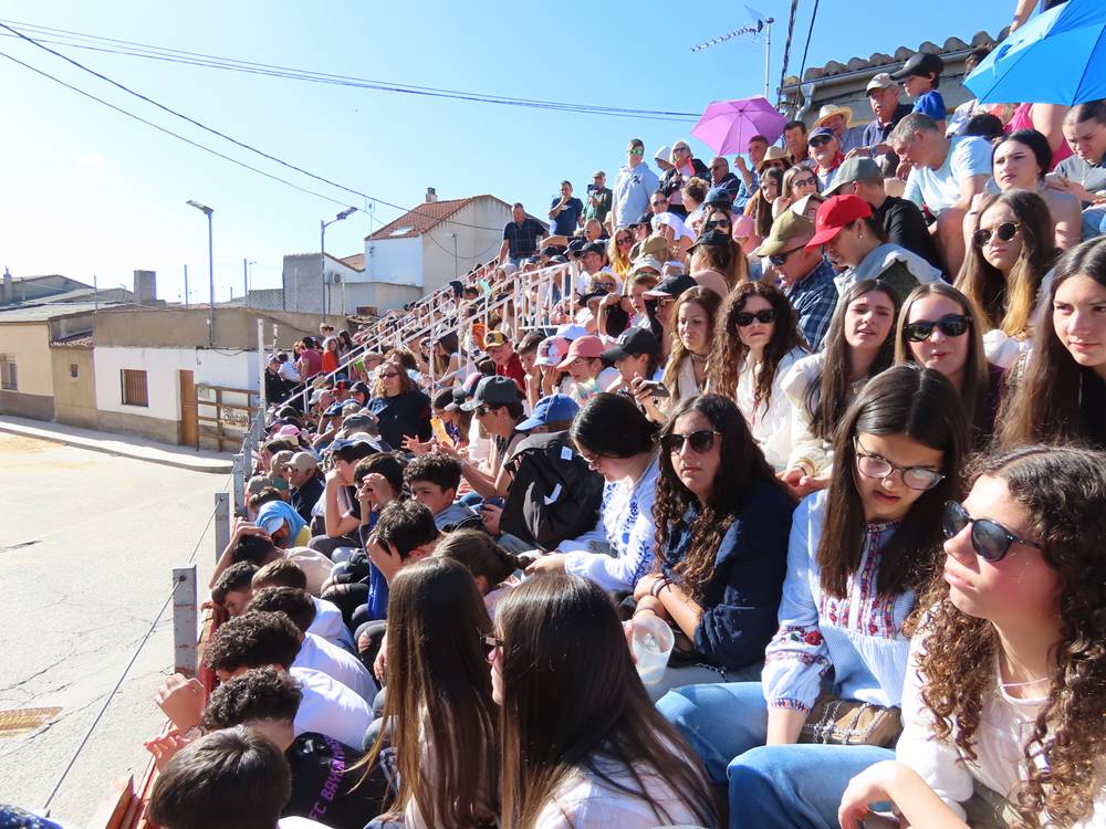 Bravura y juventud bajo un sol de justicia por las calles de Villoria