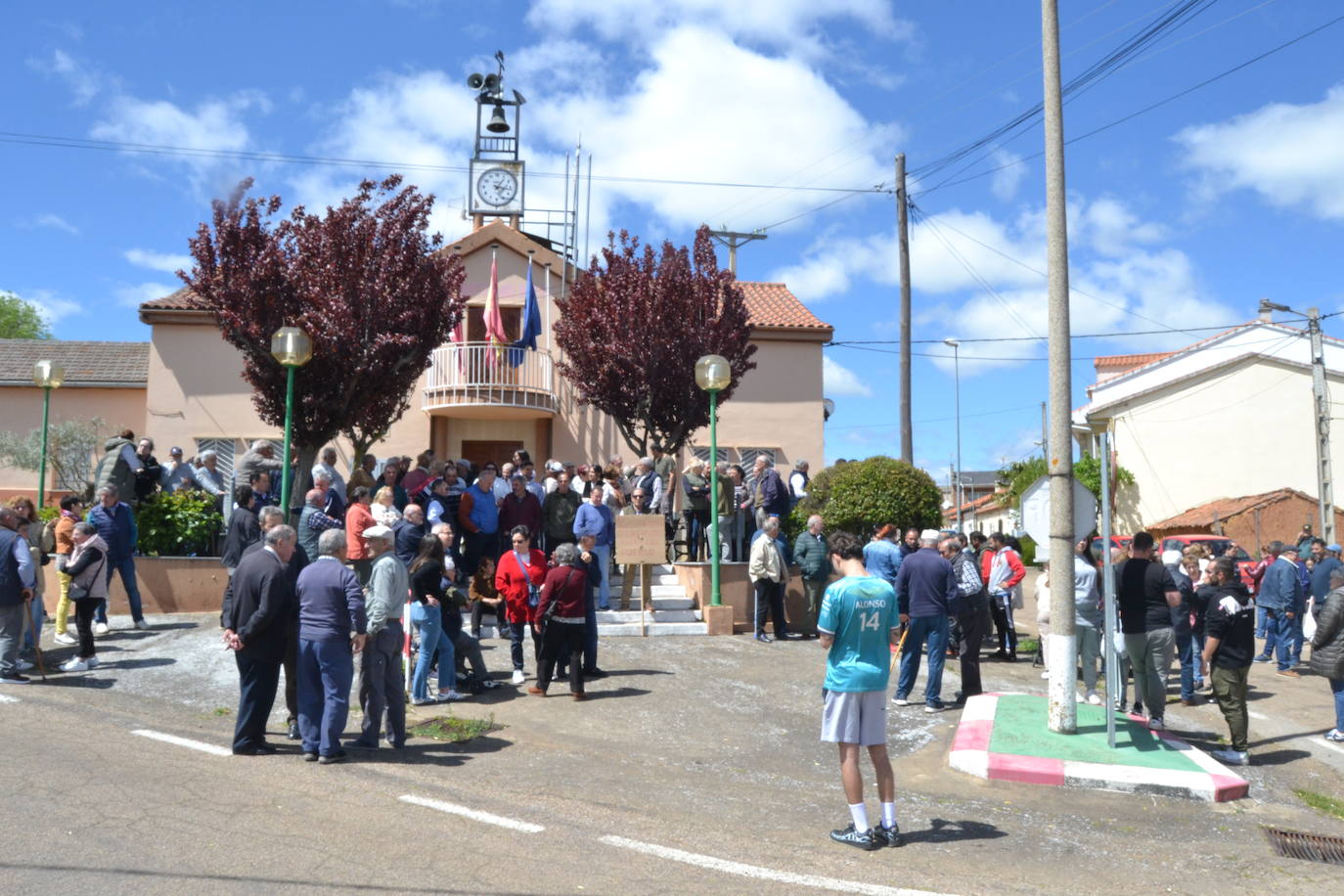 Los vecinos de Dios le Guarde muestran su hartazgo ante los robos: «Están saqueando nuestras casas. No podemos dormir»
