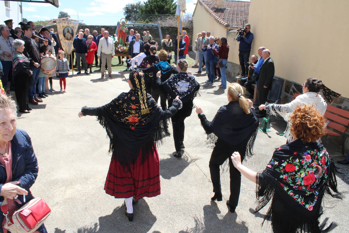 Cabezuela de Salvatierra disfruta con su fiesta en honor a San Marcos