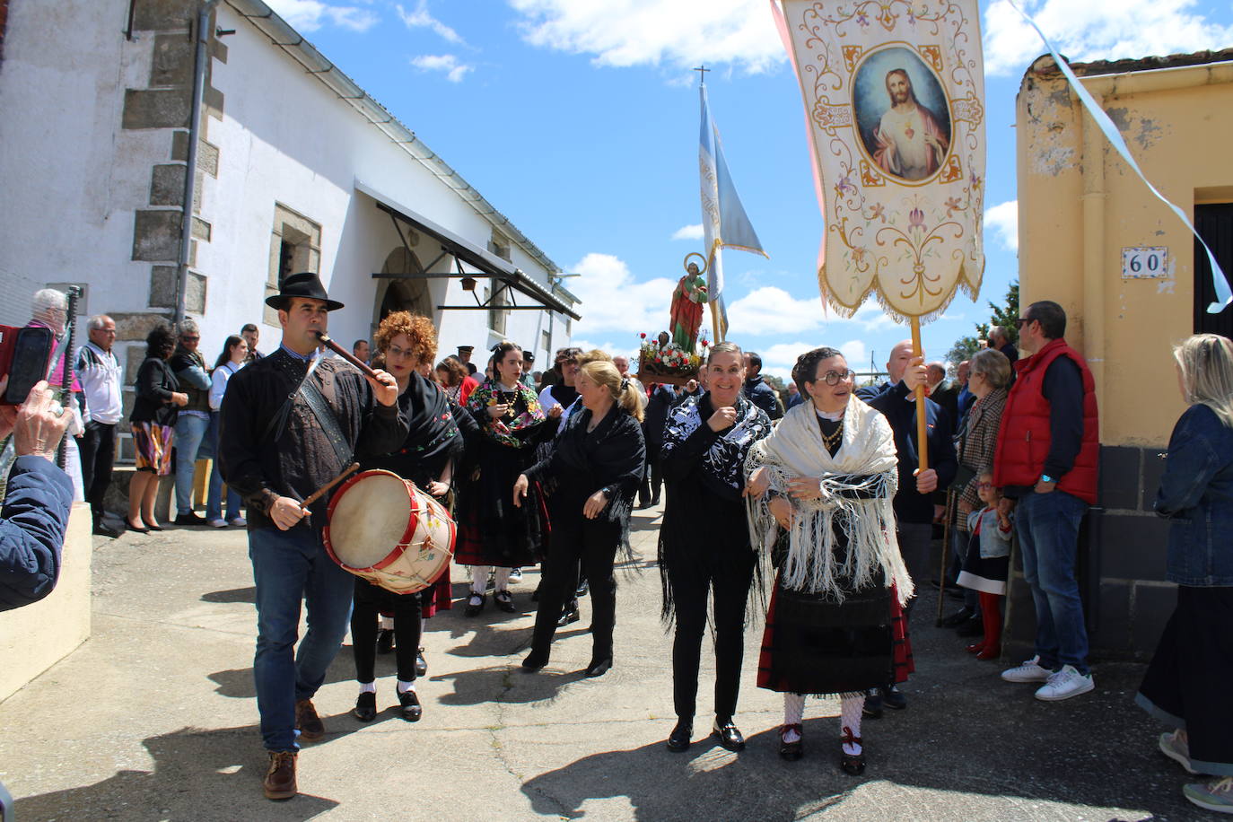 Cabezuela de Salvatierra disfruta con su fiesta en honor a San Marcos