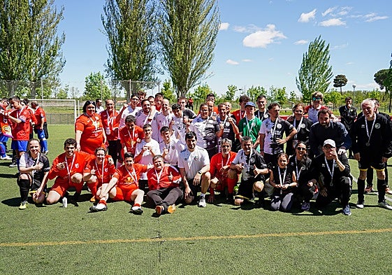 La representación salmantina (Unionistas, Santa Marta y Salamanca UDS) en la IV edición del '+Que Goles'