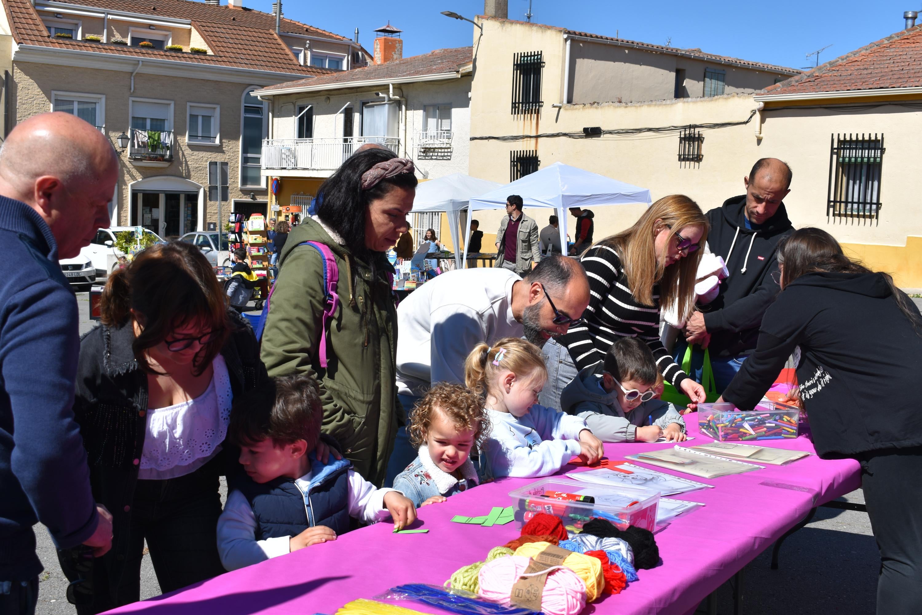 Cabrerizos disfruta de su particular Feria del Libro con tintes solidarios