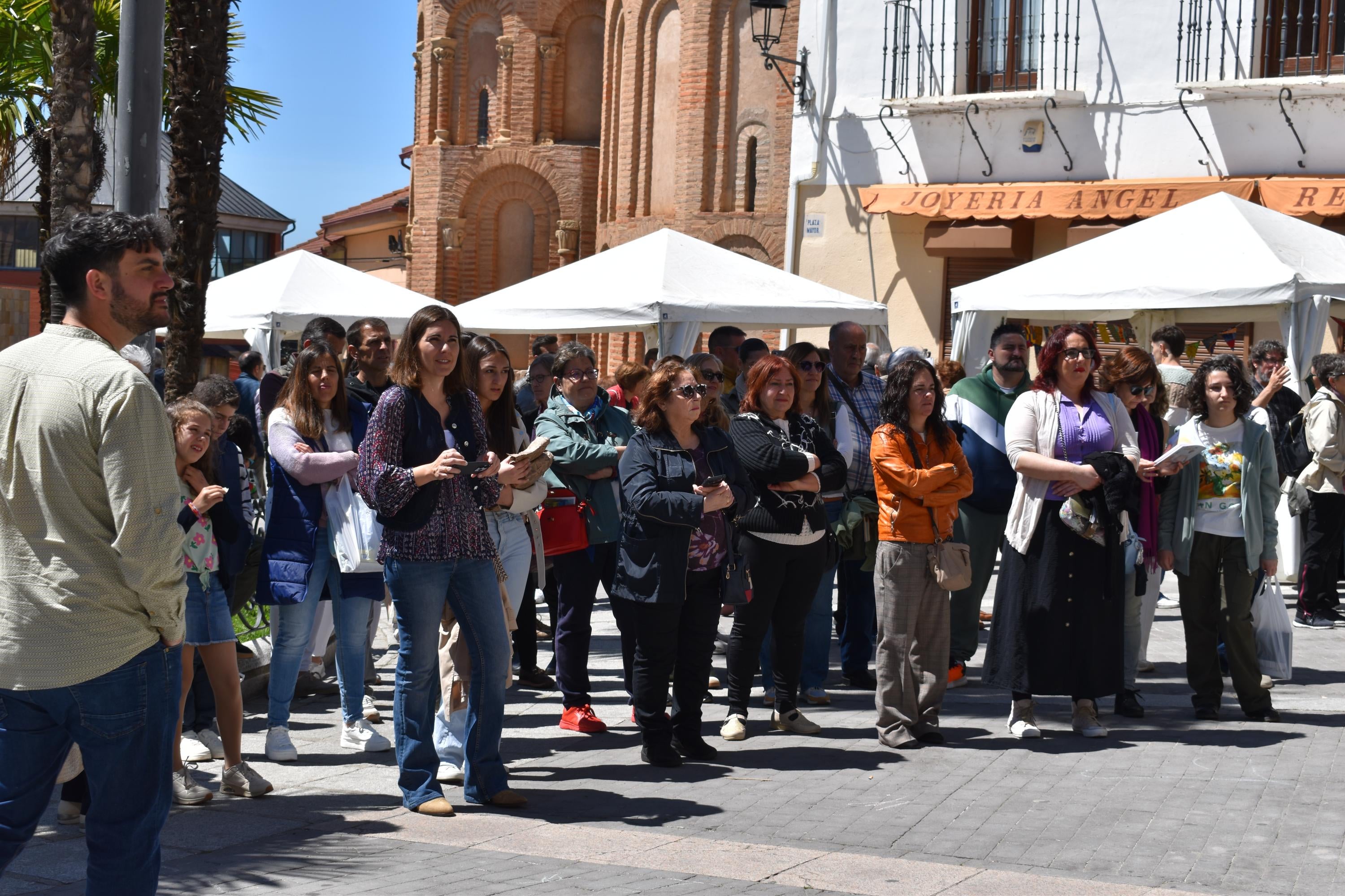 Libros, solidaridad y microrrelatos de esperanza en Alba de Tormes