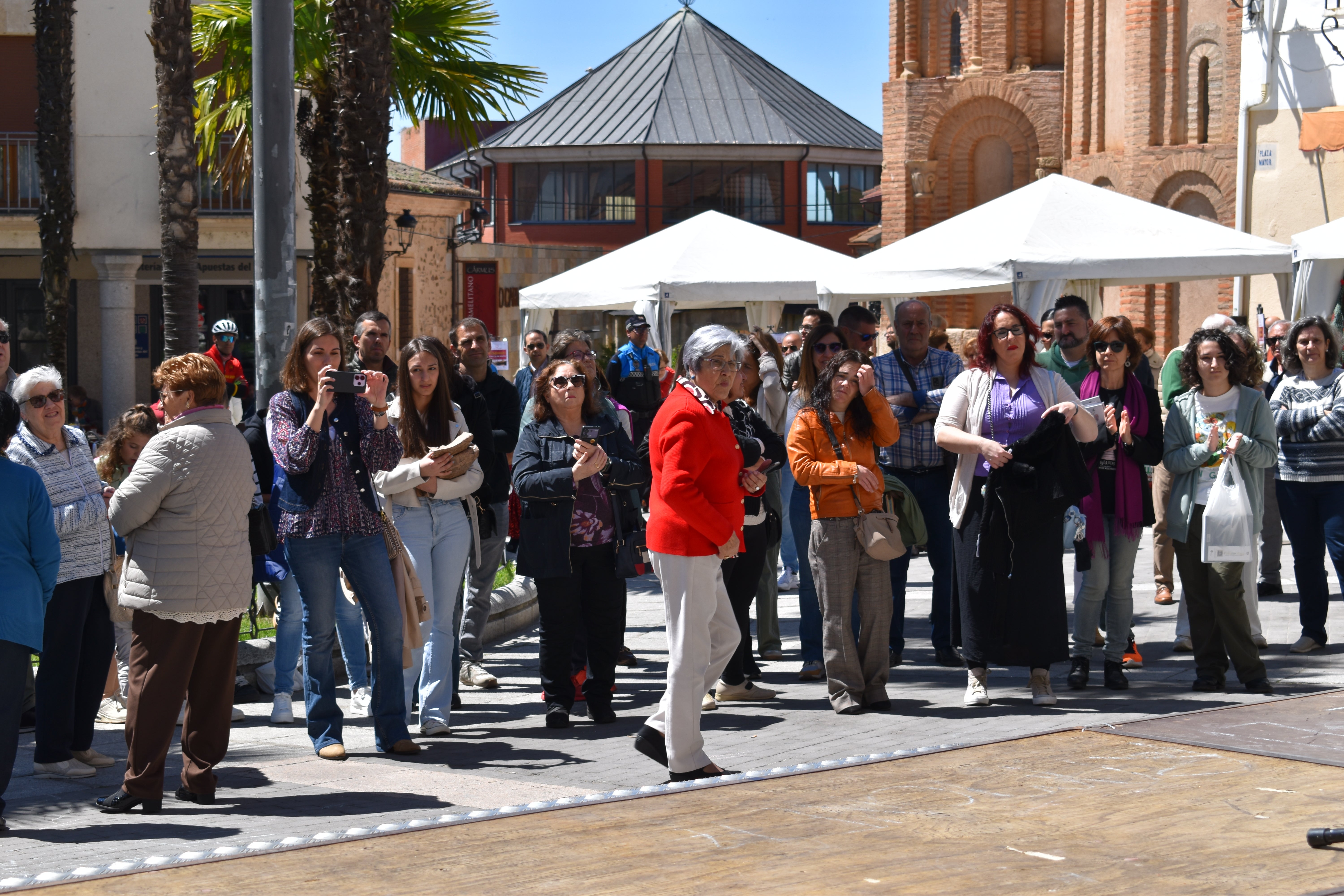 Libros, solidaridad y microrrelatos de esperanza en Alba de Tormes