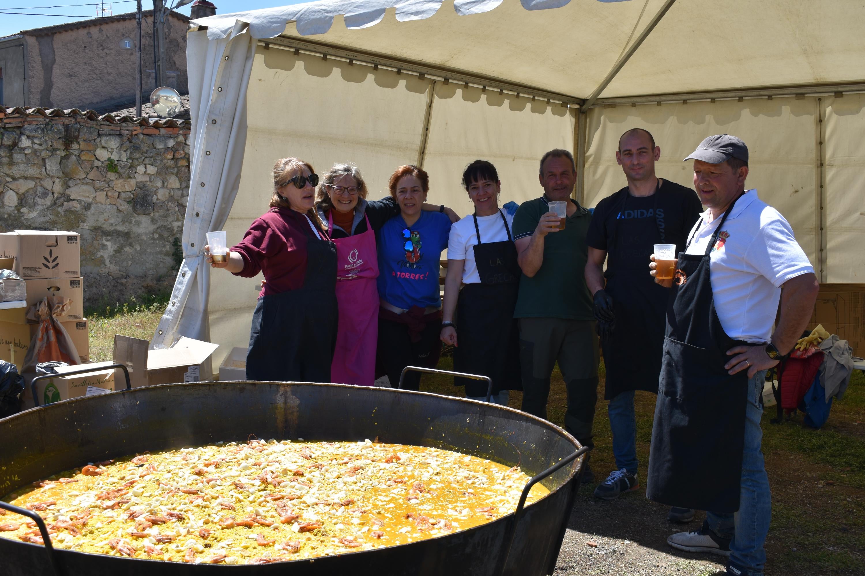 Paella para 400 personas en la víspera del día grande en Torresmenudas