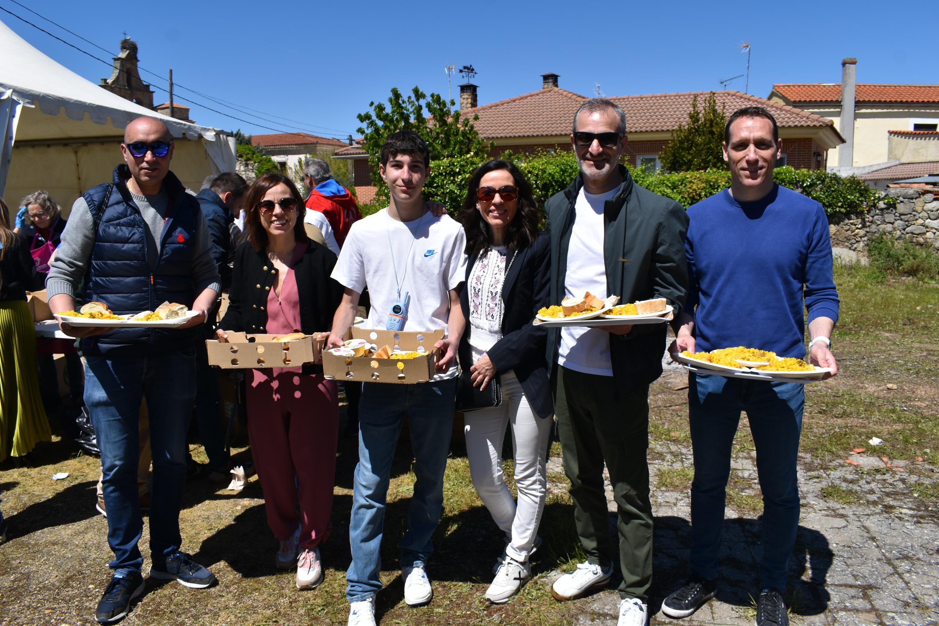 Paella para 400 personas en la víspera del día grande en Torresmenudas