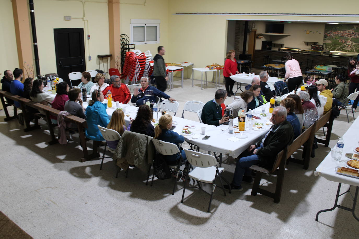 Pizarral disfruta del hornazo en la antesala del Lunes de Aguas