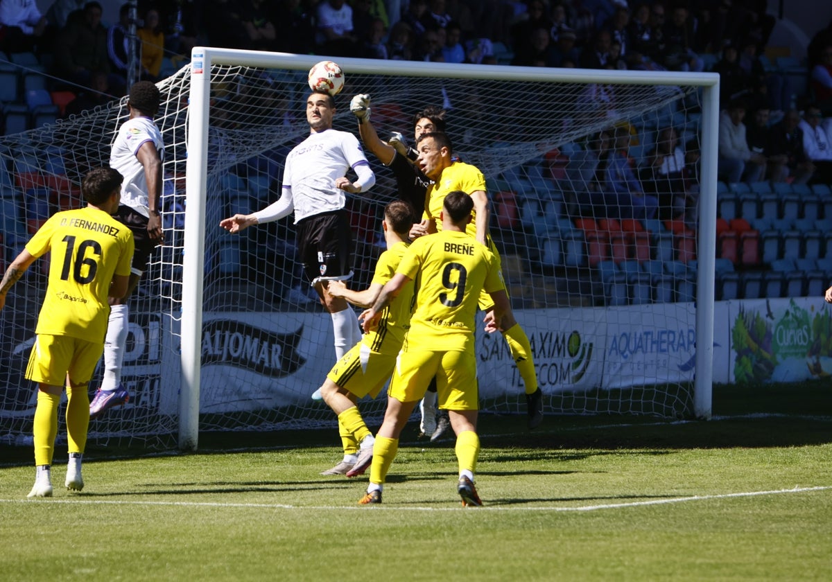 Salamanca UDS - Langreo, en directo: resultado online y goles del partido de hoy (3-1)