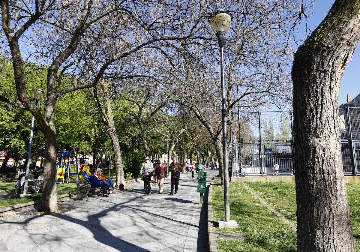 Plan para asegurar Picasso: 27 farolas nuevas y peanas de hormigón