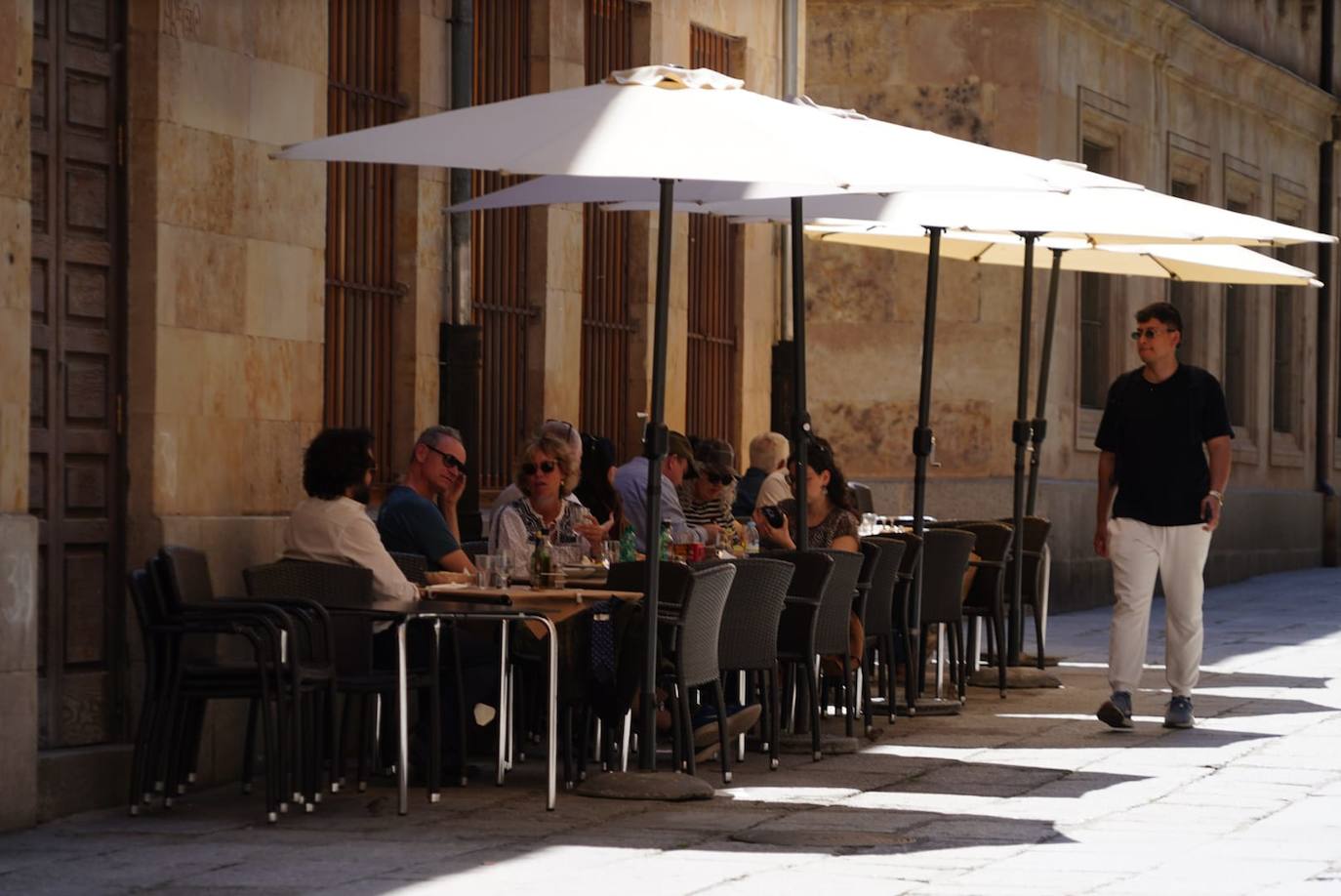 En imágenes: así ha vivido Salamanca un apagón histórico en el Lunes de Aguas