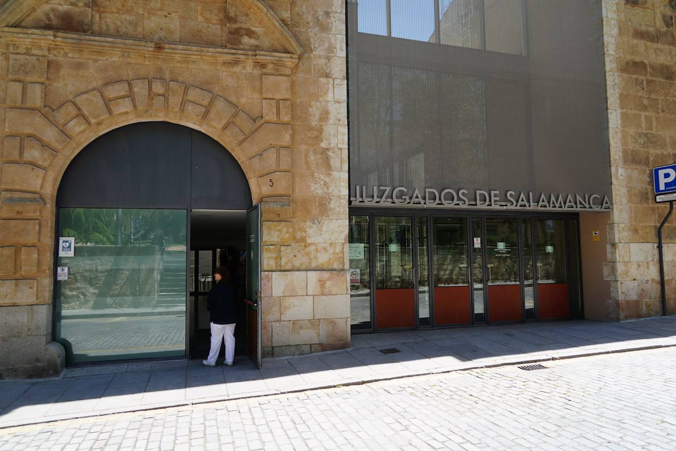 En imágenes: así ha vivido Salamanca un apagón histórico en el Lunes de Aguas