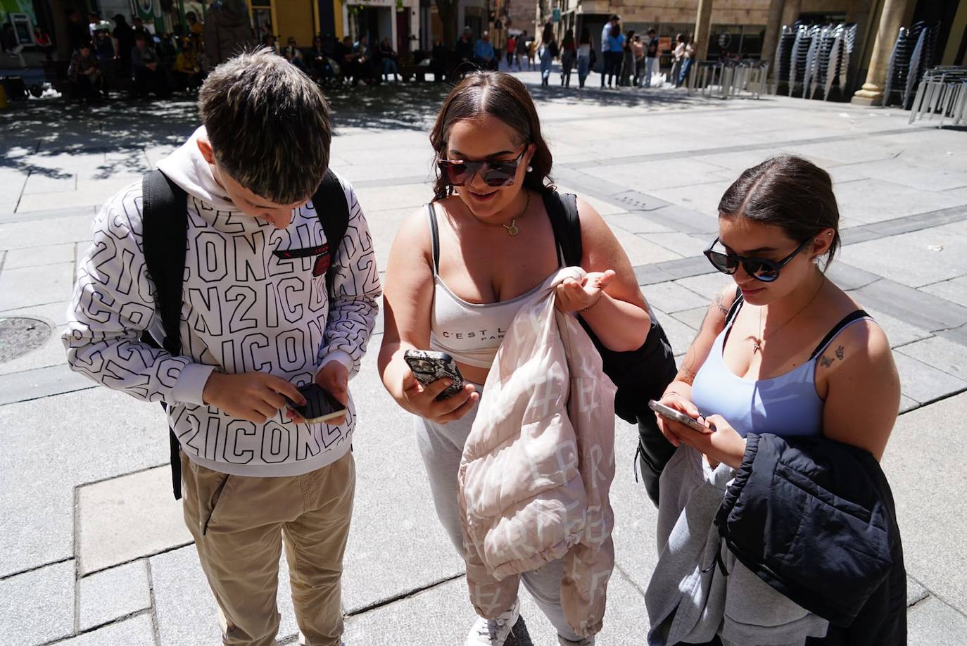 En imágenes: así ha vivido Salamanca un apagón histórico en el Lunes de Aguas