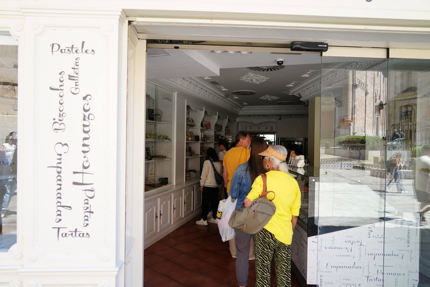En imágenes: así ha vivido Salamanca un apagón histórico en el Lunes de Aguas