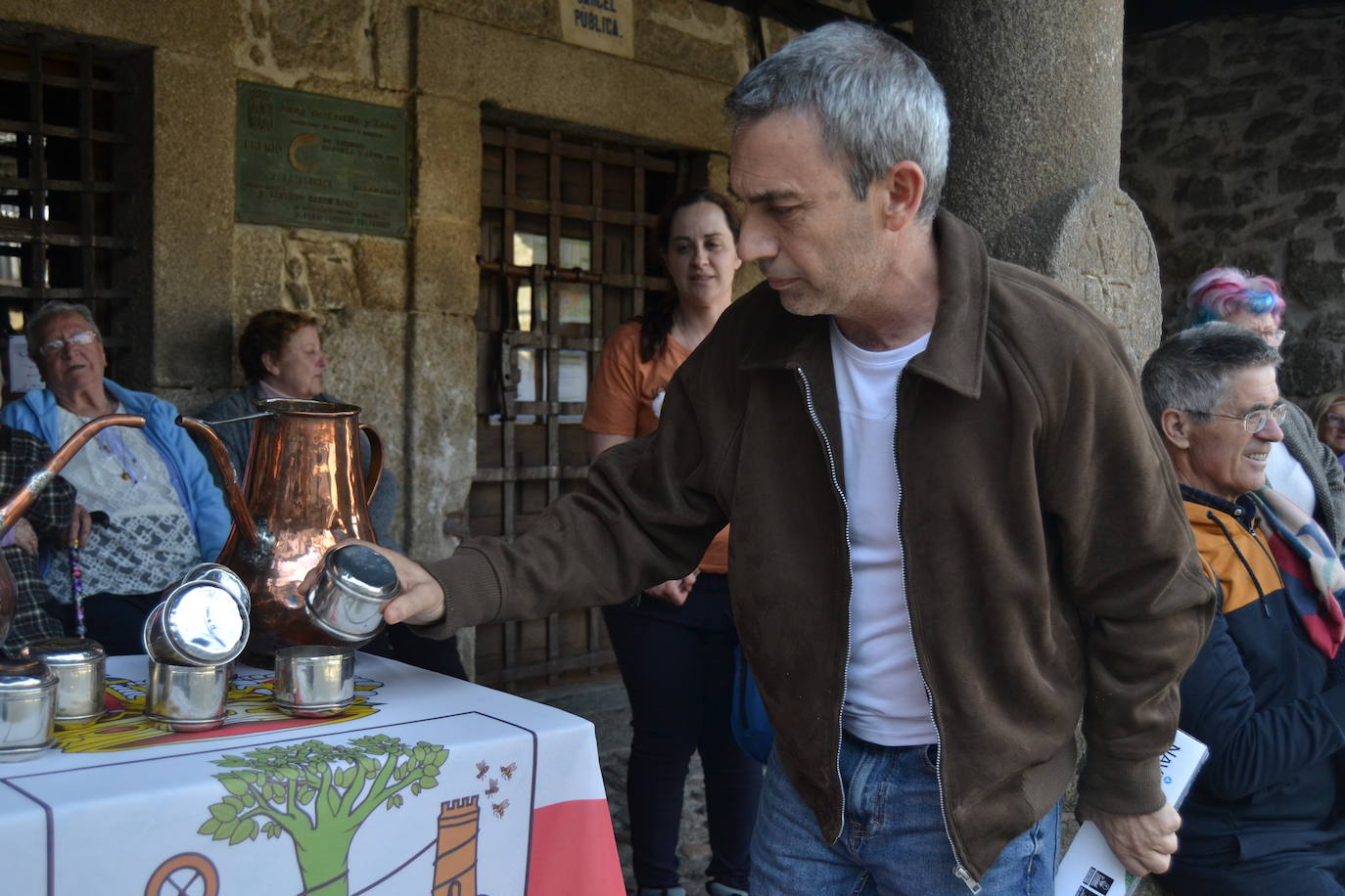 El Día del Trago envuelve en fiesta a La Alberca